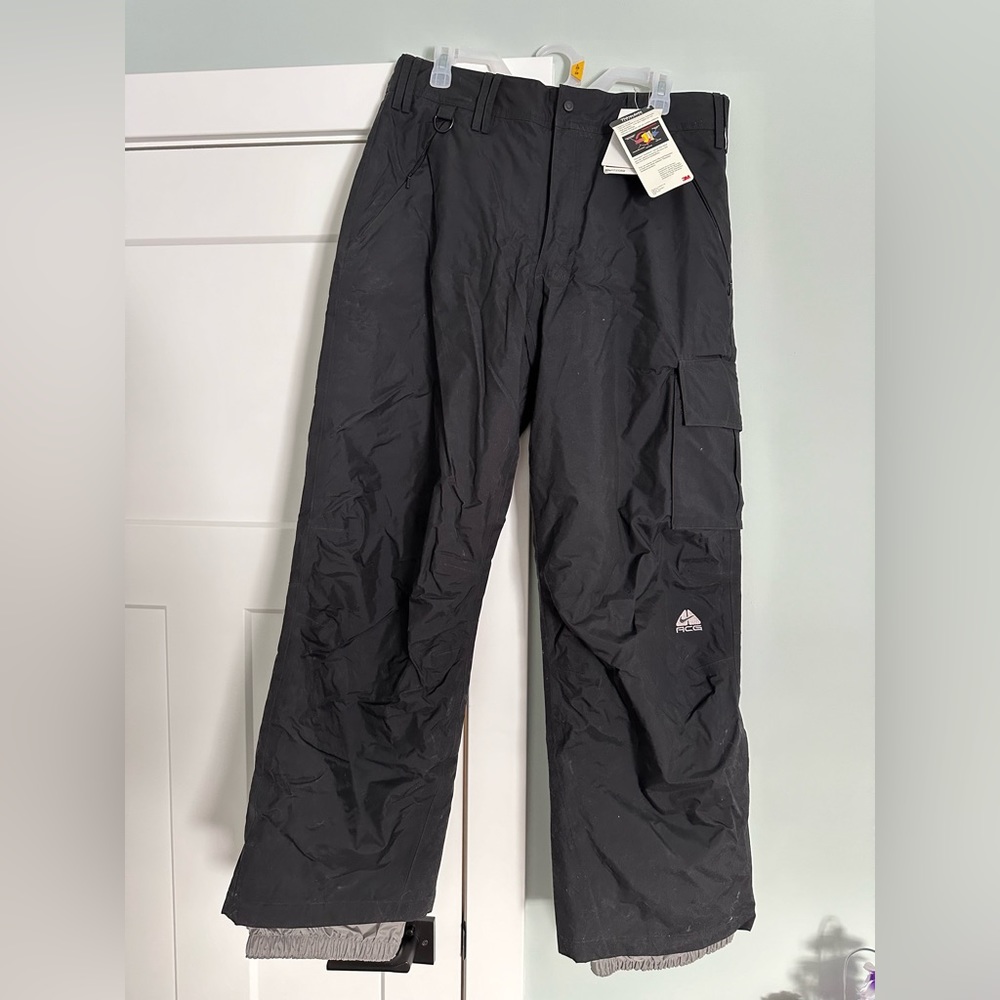 Nike ACG: Men’s snow/ski pants. New with tags!